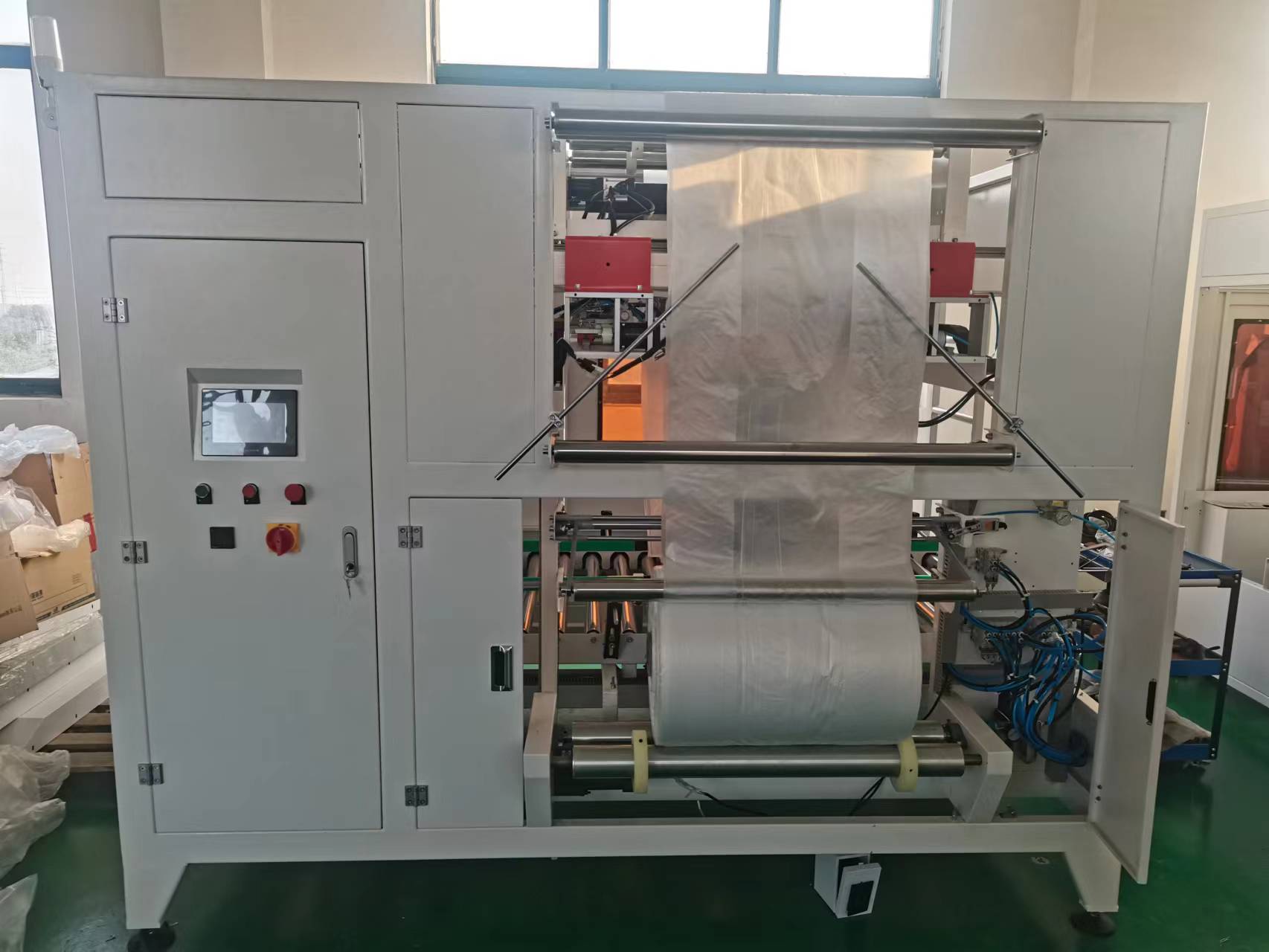 塑料框套袋机-油脂纸箱套袋机-巴东全自动套袋机