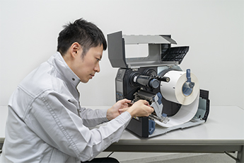 进口打印贴标机-日本打印贴标机-在线实时打印贴标机设备配件