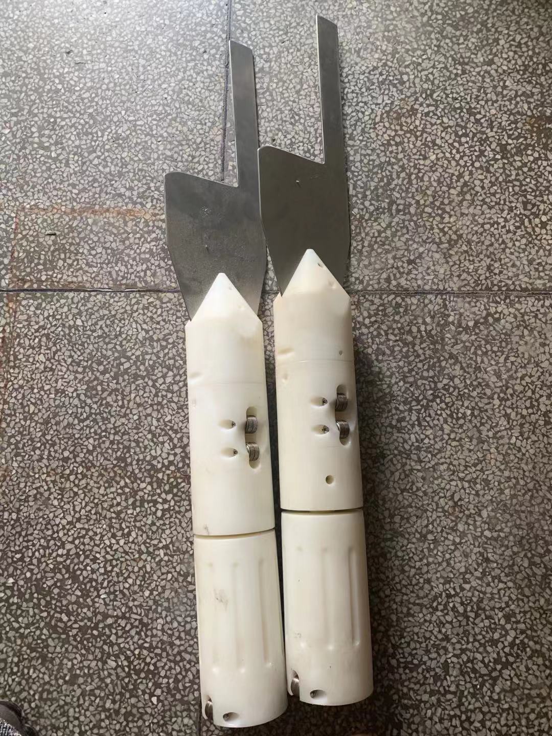 中国台湾劲皇套标机中心柱